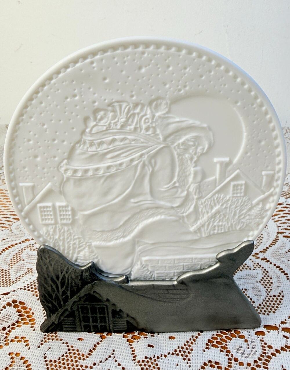 PartyLite Santa Christmas Tealight Holder P7665 Porcelain/Metal White Silver